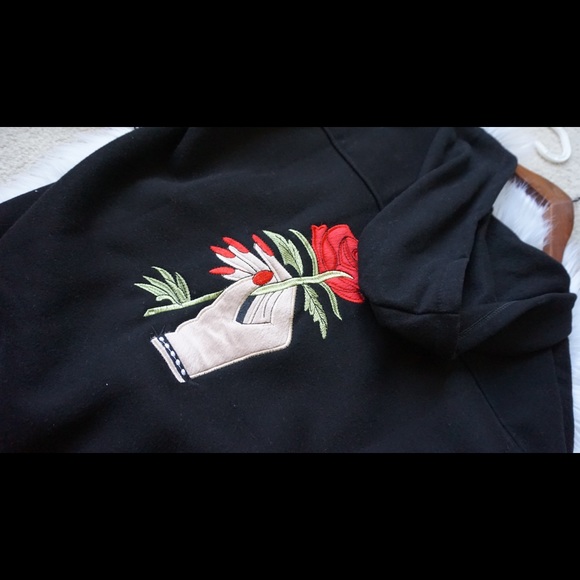 Rose embroidered comfy zip up hoodie - Picture 3 of 4